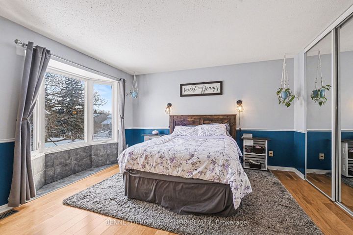 Photo 11 at 4 Bartley Crescent, Nepean (On the Green), Ottawa