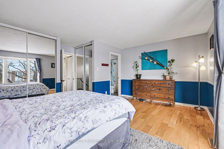 Photo 12 at 4 Bartley Crescent, Nepean (On the Green), Ottawa