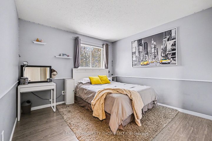 Photo 14 at 4 Bartley Crescent, Nepean (On the Green), Ottawa