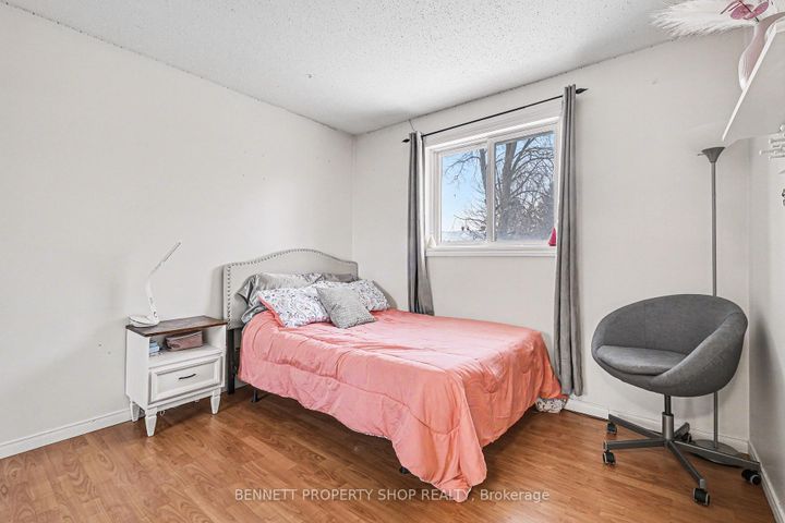 Photo 15 at 4 Bartley Crescent, Nepean (On the Green), Ottawa