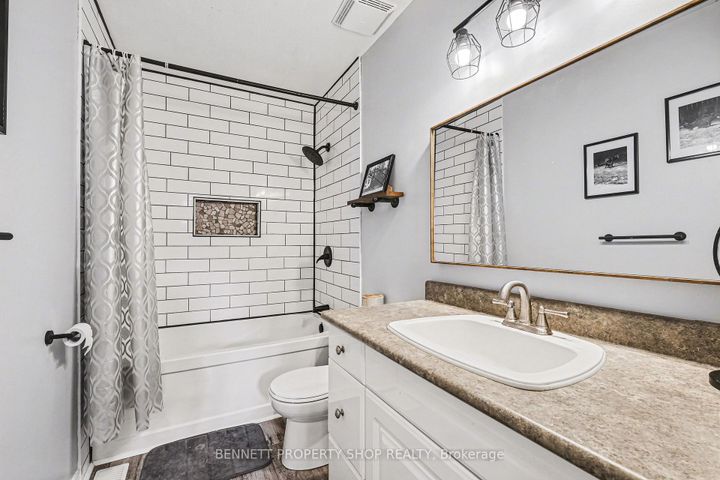 Photo 16 at 4 Bartley Crescent, Nepean (On the Green), Ottawa