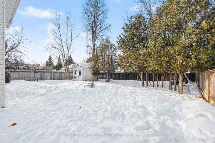 Photo 19 at 4 Bartley Crescent, Nepean (On the Green), Ottawa