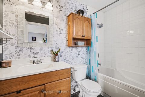 Photo 13 at 4 Bartley Crescent, Nepean (On the Green), Ottawa