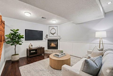 Photo 17 at 4 Bartley Crescent, Nepean (On the Green), Ottawa