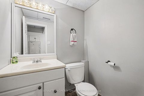 Photo 18 at 4 Bartley Crescent, Nepean (On the Green), Ottawa