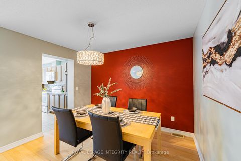 Photo 5 at 313 GLENBRAE Avenue, Morgan's Grant/South March, Kanata
