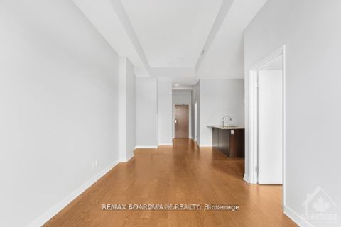 Photo 12 at 109 - 310 Centrum Boulevard, Bilberry Creek/Queenswood Heights, Orleans