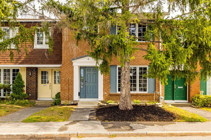 Photo 1 at 309 Kintyre Private, Nepean (Carleton Square), Ottawa