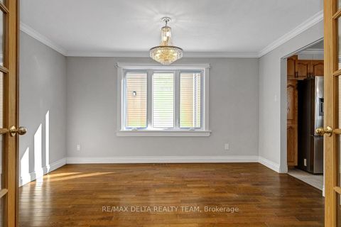 Photo 7 at 1662 Hunters Run Drive W, Chapel Hill, Orleans