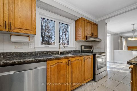 Photo 15 at 1662 Hunters Run Drive W, Chapel Hill, Orleans