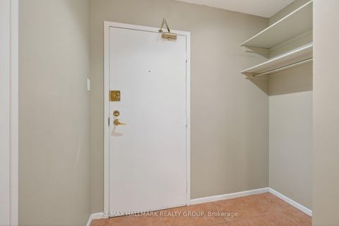 Photo 5 at 705 - 141 Somerset Street W, Ottawa Centre/Golden Triangle, Ottawa Centre