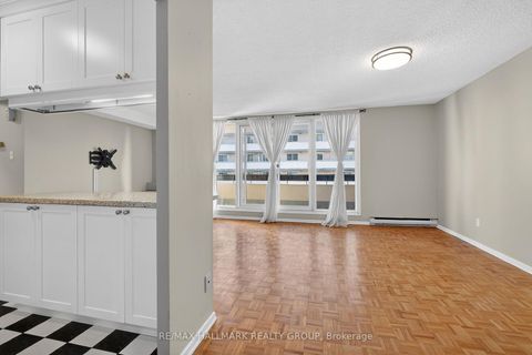 Photo 7 at 705 - 141 Somerset Street W, Ottawa Centre/Golden Triangle, Ottawa Centre