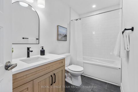 Photo 34 at 734 TAILSLIDE Private, Huntley Ward (South East), Carp