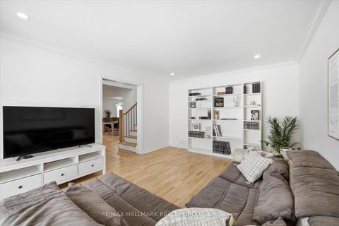 Photo 4 at 1660 Country Walk Drive, Chapel Hill, Orleans