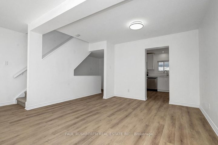 Photo 9 at 148 Bentbrook Crescent, Nepean (Heritage Park), Ottawa