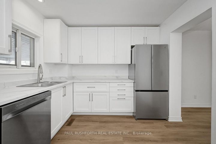 Photo 13 at 148 Bentbrook Crescent, Nepean (Heritage Park), Ottawa