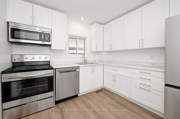 Photo 14 at 148 Bentbrook Crescent, Nepean (Heritage Park), Ottawa