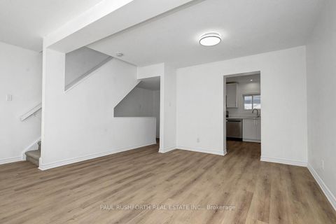 Photo 9 at 148 Bentbrook Crescent, Nepean (Heritage Park), Ottawa