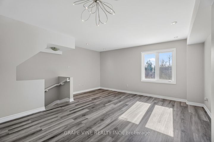 Photo 6 at 750 Sanibel Private, Nepean (Westcliffe Estates), Ottawa