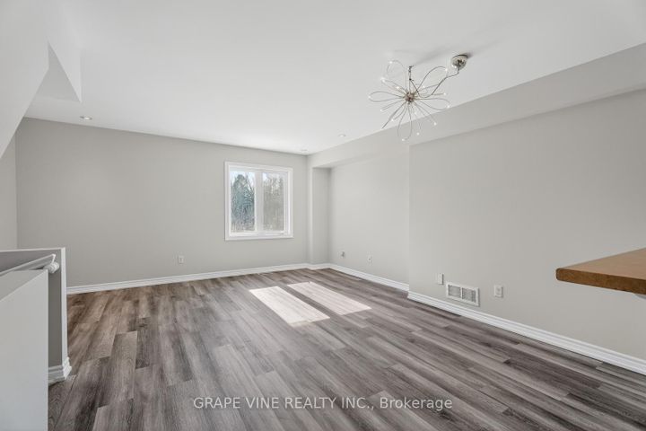 Photo 17 at 750 Sanibel Private, Nepean (Westcliffe Estates), Ottawa