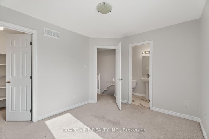 Photo 19 at 750 Sanibel Private, Nepean (Westcliffe Estates), Ottawa