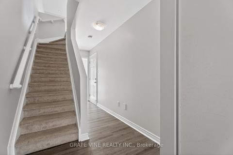 Photo 3 at 750 Sanibel Private, Nepean (Westcliffe Estates), Ottawa