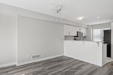 Photo 9 at 750 Sanibel Private, Nepean (Westcliffe Estates), Ottawa