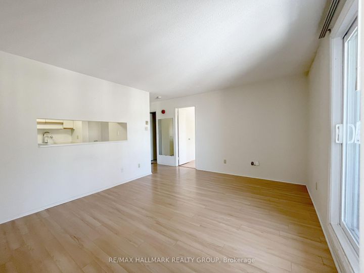 Photo 4 at 310 - 214 Viewmount Drive, Nepean (Borden Farm/Stewart Farm/Carleton Heights/Parkwood Hills), Ottawa