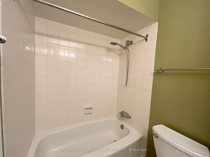 Photo 8 at 310 - 214 Viewmount Drive, Nepean (Borden Farm/Stewart Farm/Carleton Heights/Parkwood Hills), Ottawa