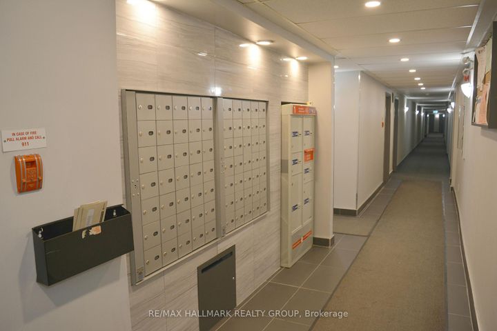 Photo 15 at 310 - 214 Viewmount Drive, Nepean (Borden Farm/Stewart Farm/Carleton Heights/Parkwood Hills), Ottawa