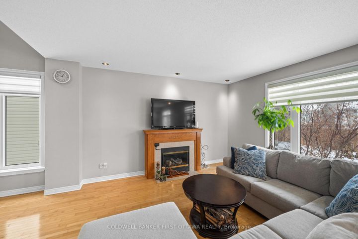 Photo 10 at 6A ROSETTA Avenue, Nepean (Barrhaven East), Ottawa