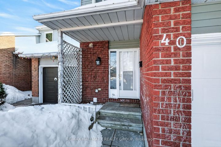 Photo 2 at 40 Bridgewater Terrace, Nepean (Cedargrove/Fraserdale), Ottawa