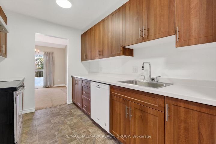 Photo 15 at 40 Bridgewater Terrace, Nepean (Cedargrove/Fraserdale), Ottawa