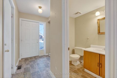 Photo 4 at 40 Bridgewater Terrace, Nepean (Cedargrove/Fraserdale), Ottawa