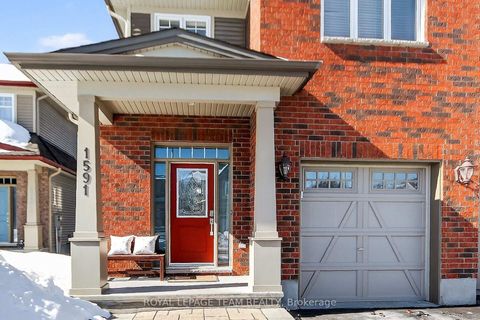 Photo 2 at 1591 Carronbridge Circle, Emerald Meadows/Trailwest, Kanata