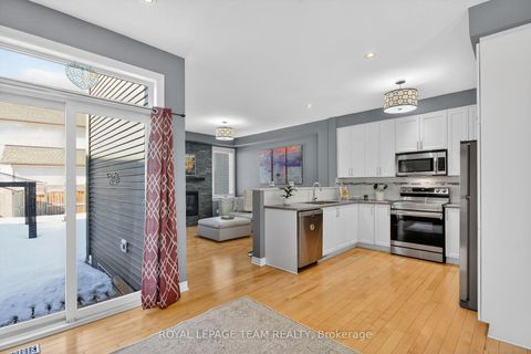 Photo 12 at 1591 Carronbridge Circle, Emerald Meadows/Trailwest, Kanata