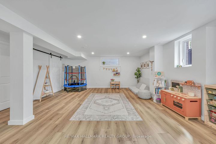 Photo 31 at 14 Stanhope Court, Nepean (Stonebridge), Ottawa