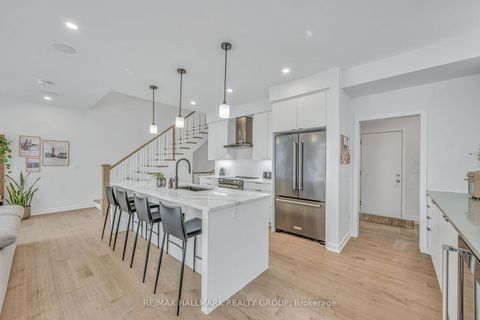 Photo 8 at 14 Stanhope Court, Nepean (Stonebridge), Ottawa