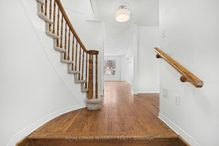 Photo 3 at 77 Daventry Crescent, Nepean (Longfields), Ottawa