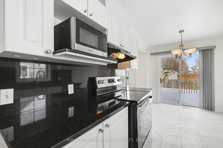 Photo 9 at 77 Daventry Crescent, Nepean (Longfields), Ottawa