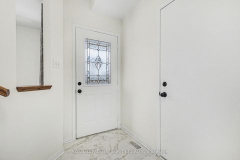 Photo 2 at 77 Daventry Crescent, Nepean (Longfields), Ottawa