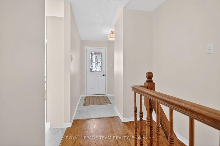 Photo 9 at 84 Newborough Crescent, Nepean (Barrhaven East), Ottawa