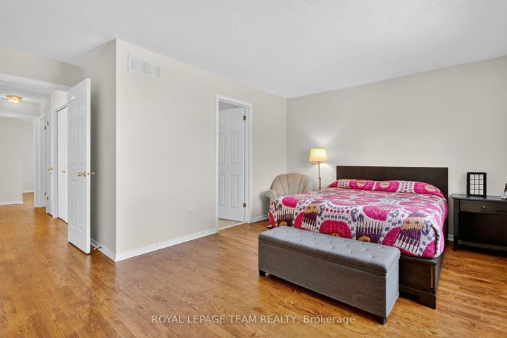 Photo 18 at 84 Newborough Crescent, Nepean (Barrhaven East), Ottawa