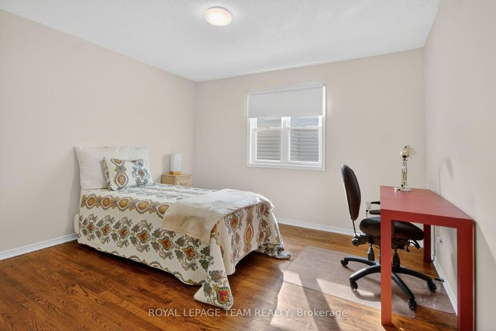 Photo 23 at 84 Newborough Crescent, Nepean (Barrhaven East), Ottawa