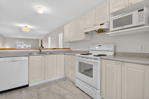 Photo 3 at 84 Newborough Crescent, Nepean (Barrhaven East), Ottawa