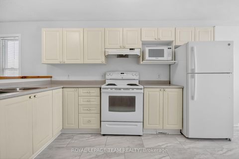 Photo 7 at 84 Newborough Crescent, Nepean (Barrhaven East), Ottawa