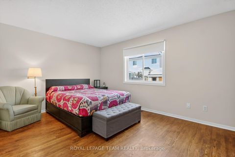 Photo 17 at 84 Newborough Crescent, Nepean (Barrhaven East), Ottawa