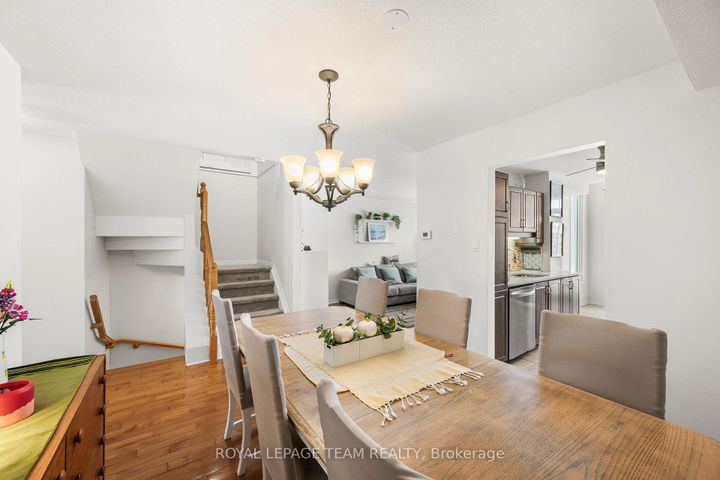 Photo 7 at 211 Longshire Circle, Nepean (Longfields), Ottawa