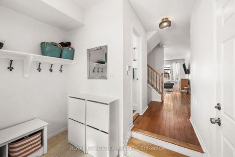 Photo 2 at 211 Longshire Circle, Nepean (Longfields), Ottawa