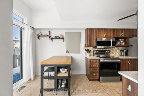 Photo 12 at 211 Longshire Circle, Nepean (Longfields), Ottawa